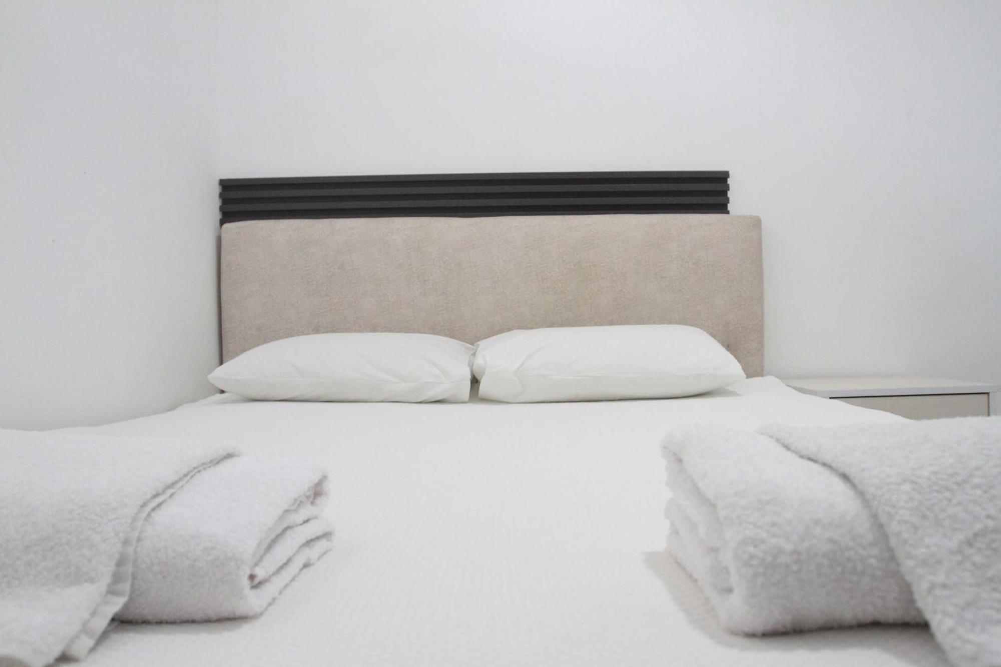Hillside Apart Hotel Extérieur photo