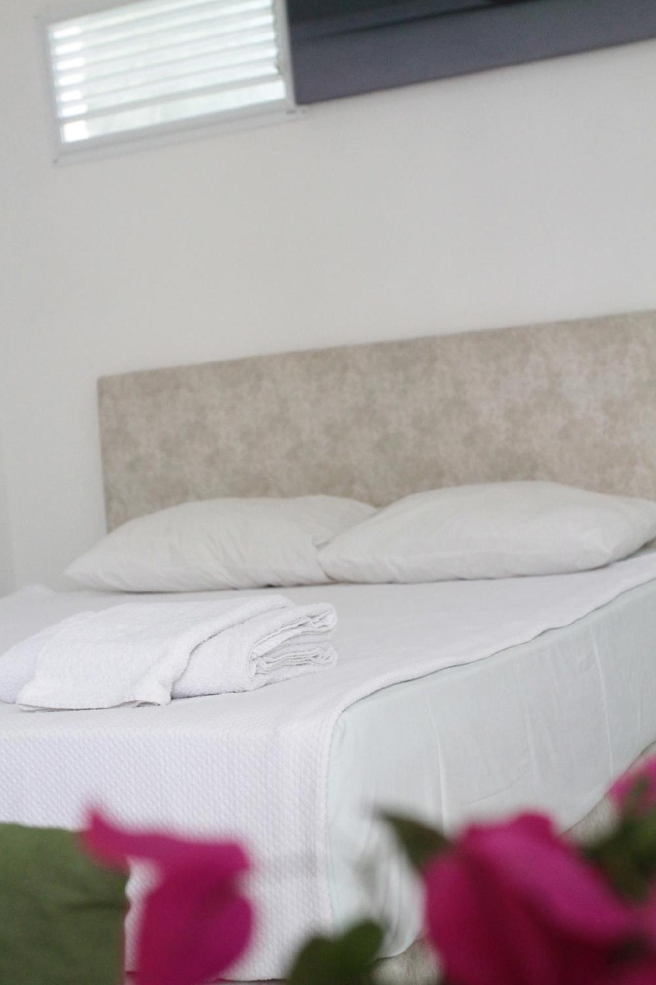 Hillside Apart Hotel Extérieur photo