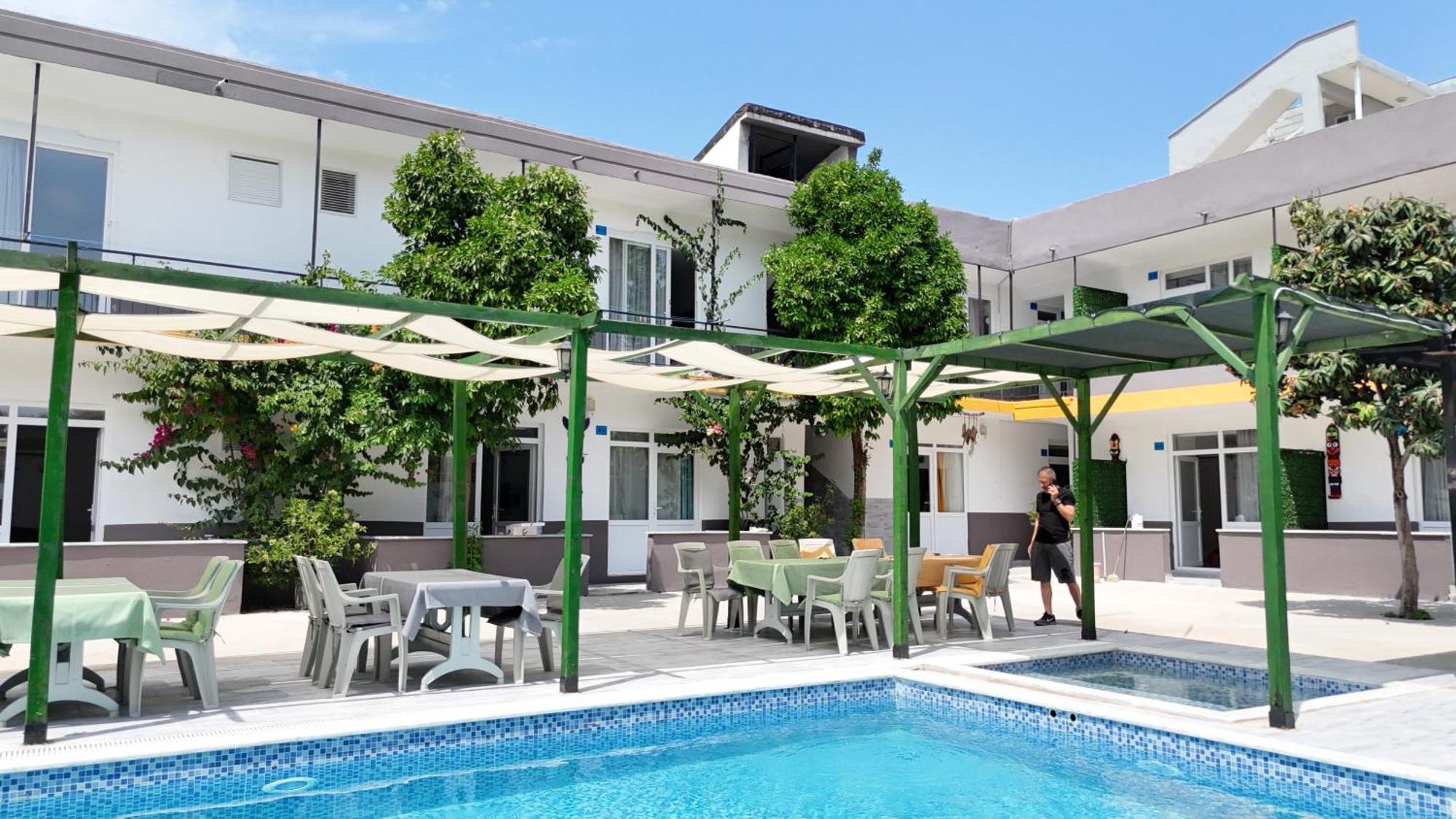 Hillside Apart Hotel Extérieur photo