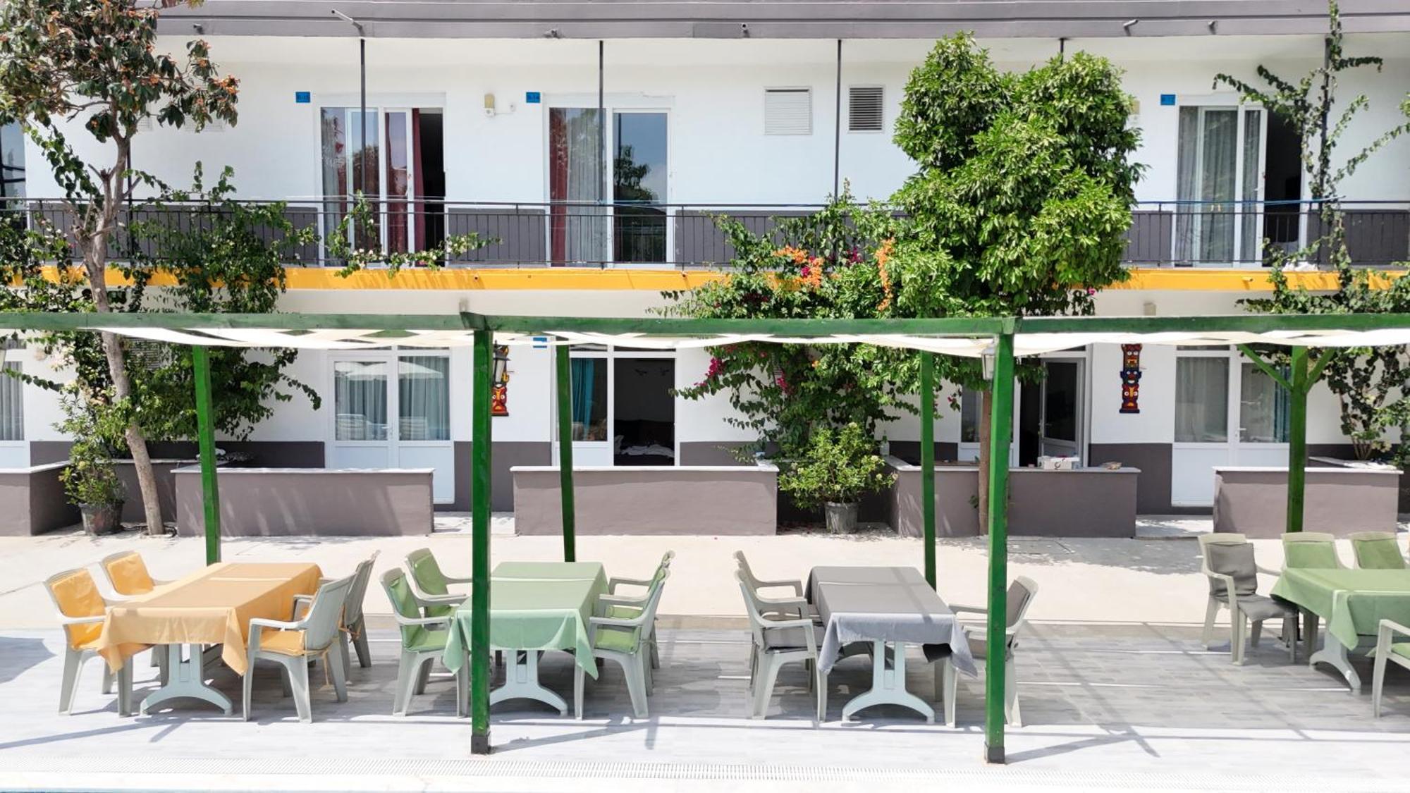 Hillside Apart Hotel Extérieur photo